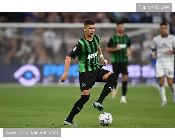 米兰中场拦截为球队提供强硬支点