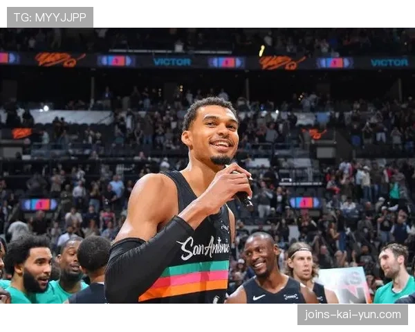 数据趣闻：文班亚马在最近 5 场比赛中的封盖总数超过了 12 支 NBA 球队的场均总和。